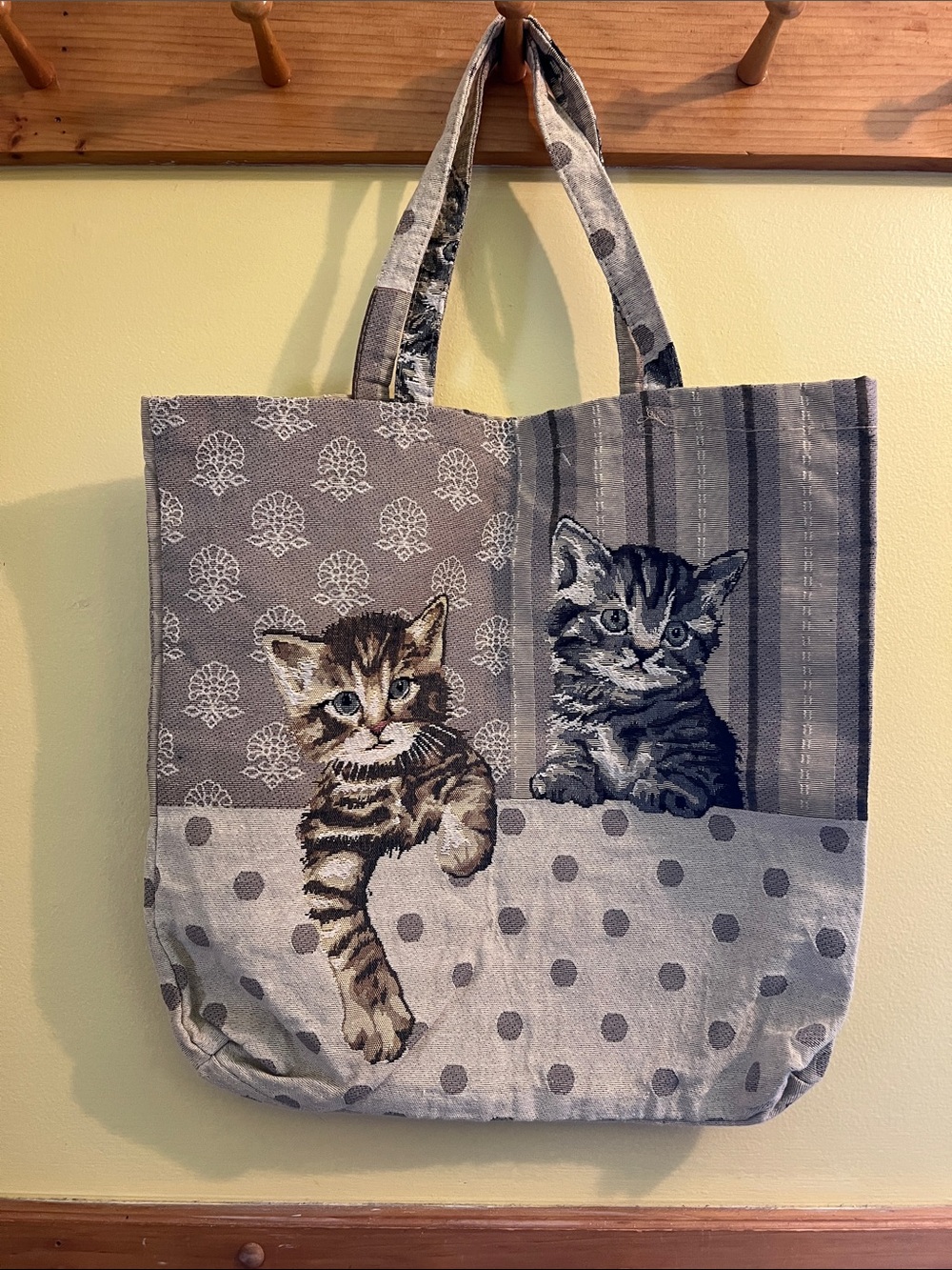 Vintage Cat Tapestry Tote Bag